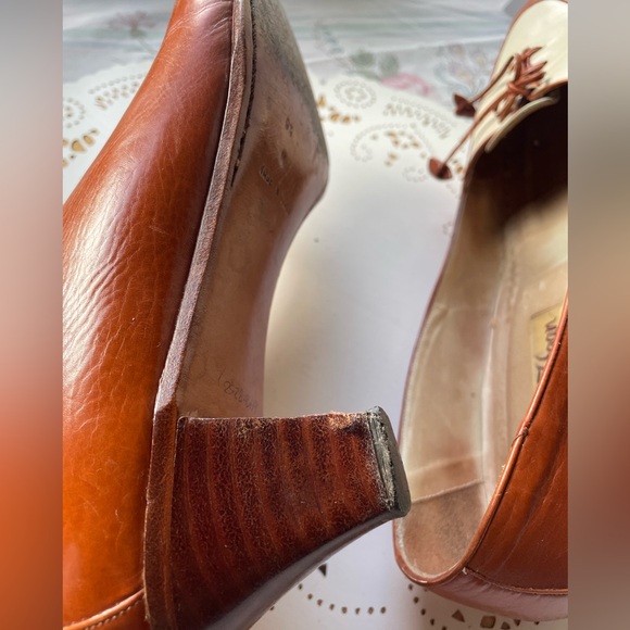 Cole Haan Brown and Cream Leather Spectator Oxford Pumps Size 9.5 /Made in Italy - Picture 9 of 14